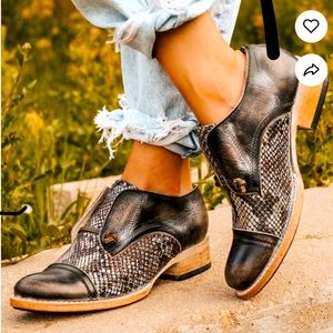 Freebird Mabel Black Multi leather Oxford-style booties